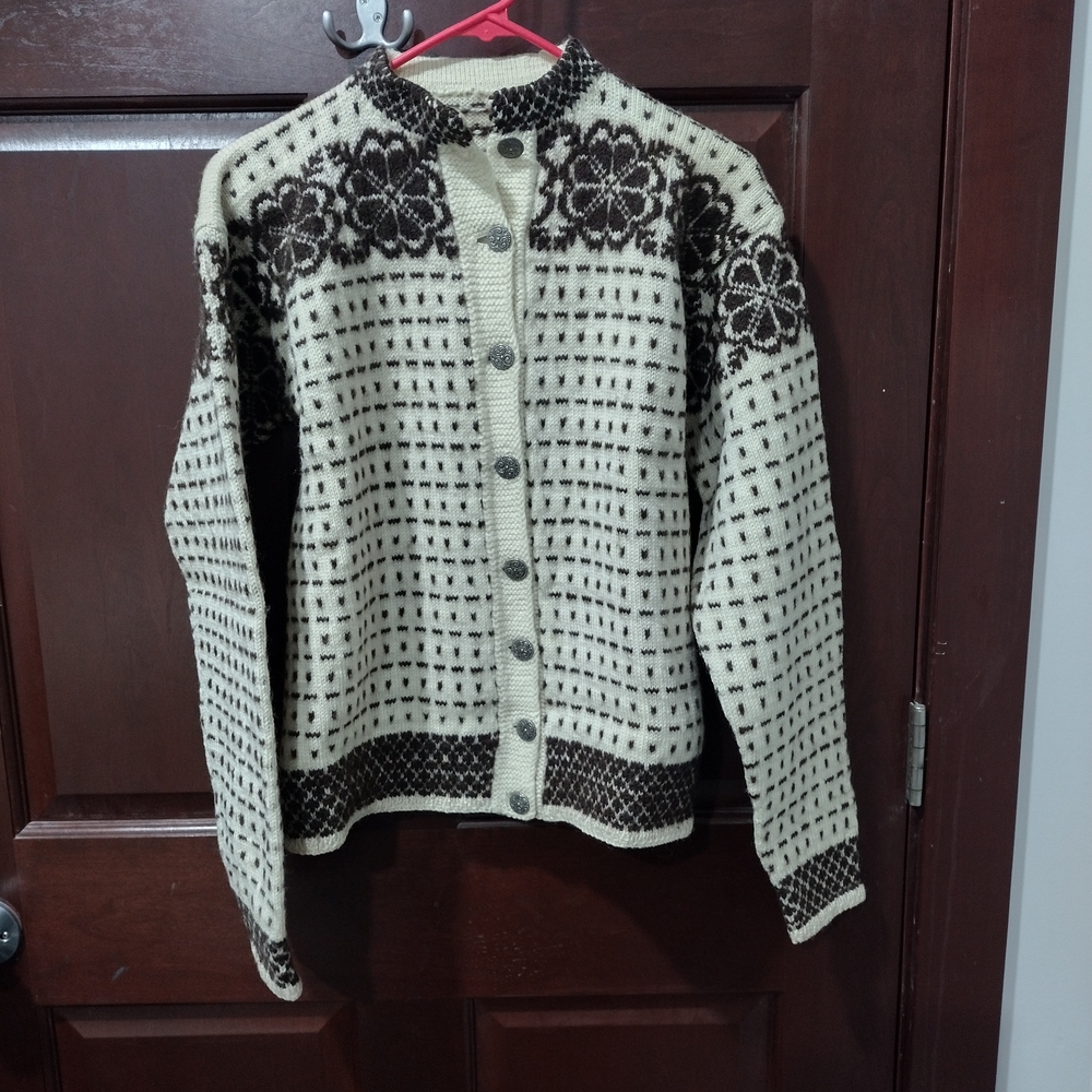 Dale of Norway Classic wool cardigan sweater with a Nordic Fair Isle pattern and